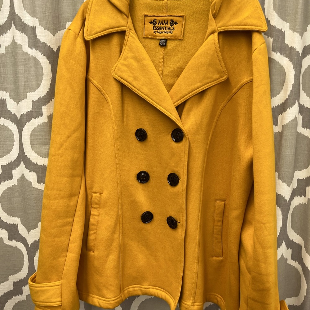 MM ESSENTIAL  vibrant color yellow!